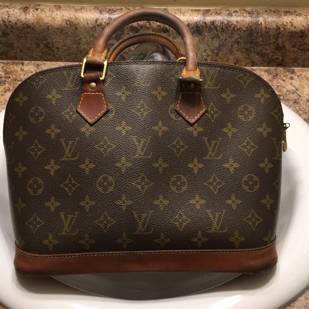 Lv alma 30 purchased previously from posh